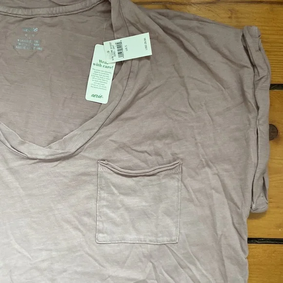 NEW aerie Women's Oversized Short Sleeve V Neck Tee Shirt Size Small NWT - Picture 6 of 14